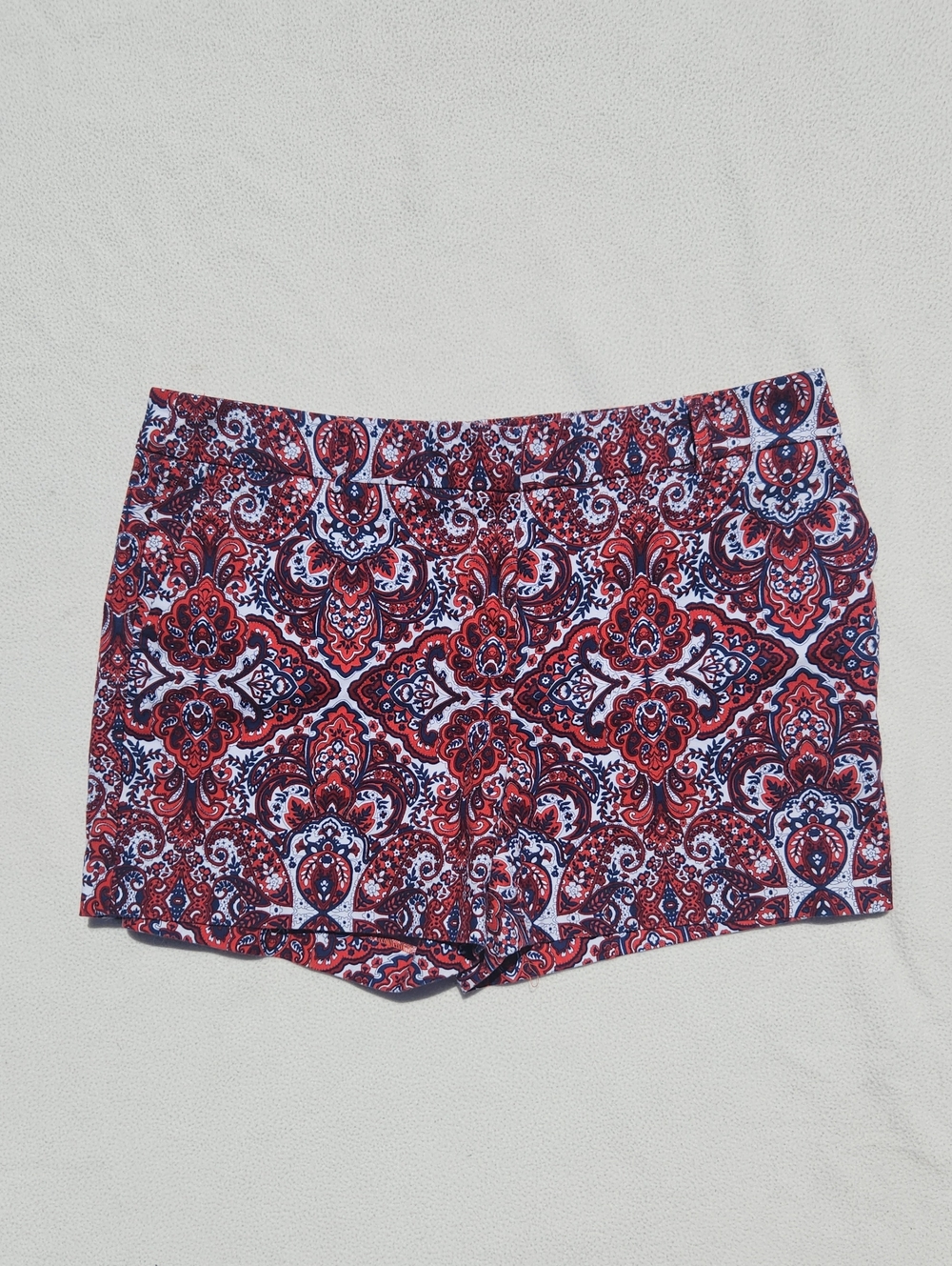 ​St. Tropez West Medallion Print Shorts - Red Blue White (Size 10)​
